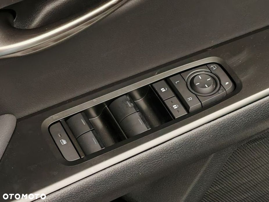 Lexus UX - 7