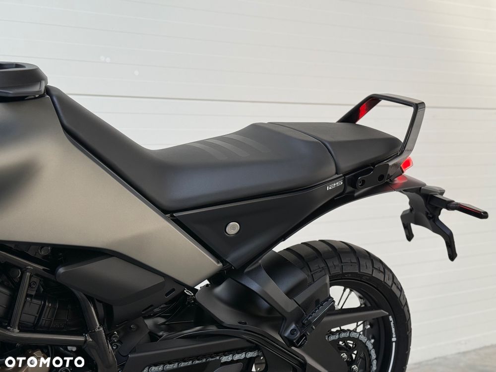 Husqvarna Svartpilen - 36