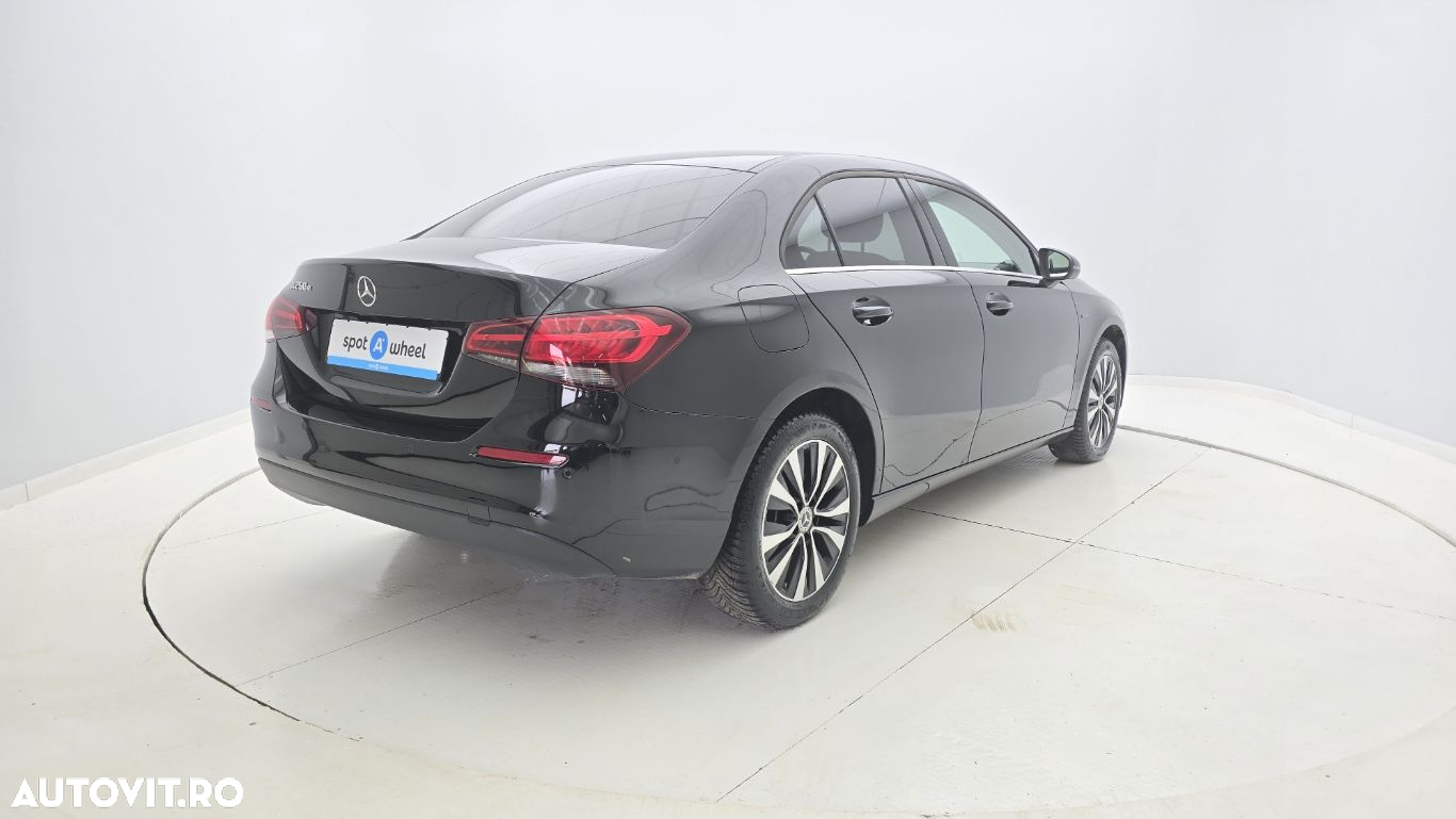 Mercedes-Benz A - 6