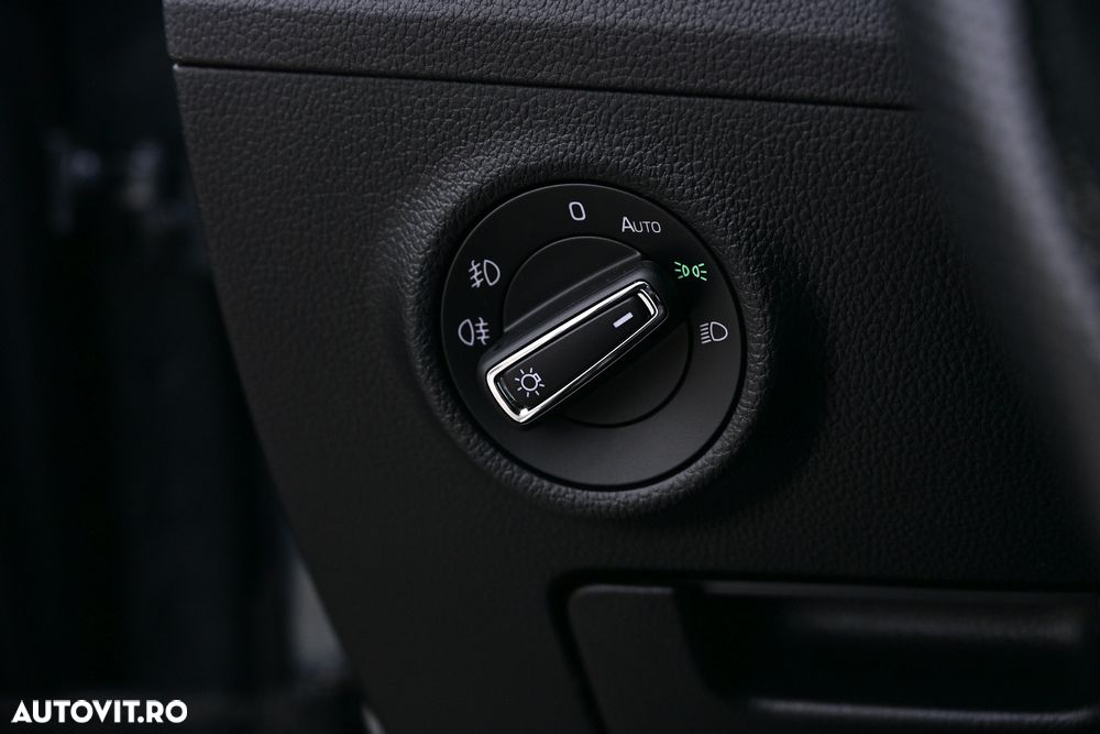 Skoda Superb 2.0 TDI DSG Sportline - 23