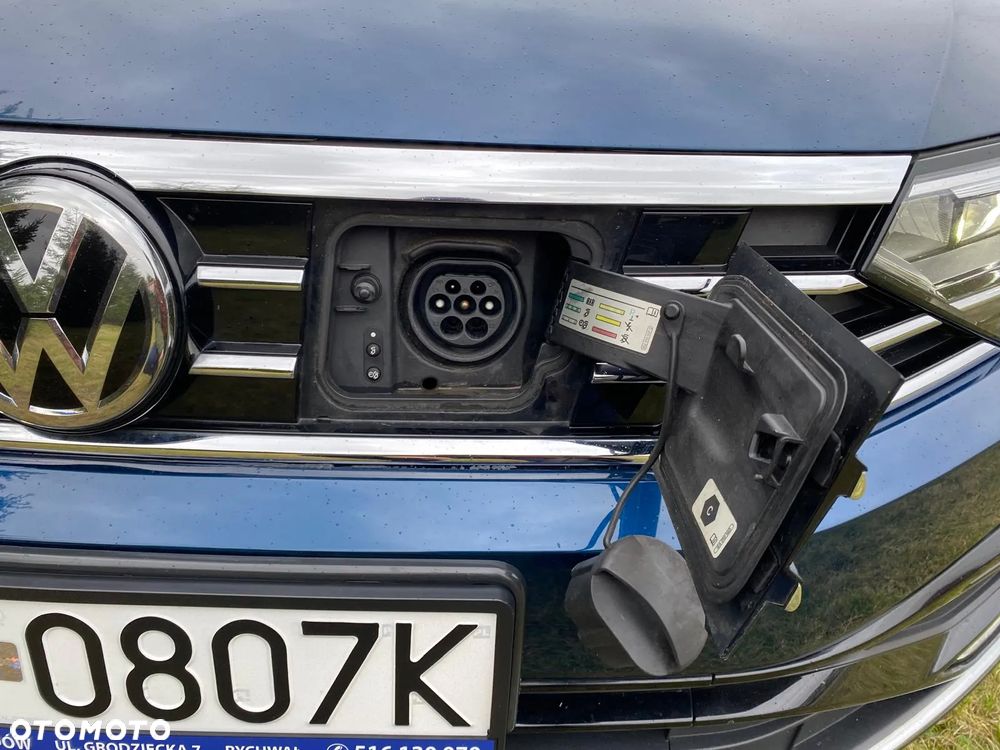 Volkswagen Passat - 17
