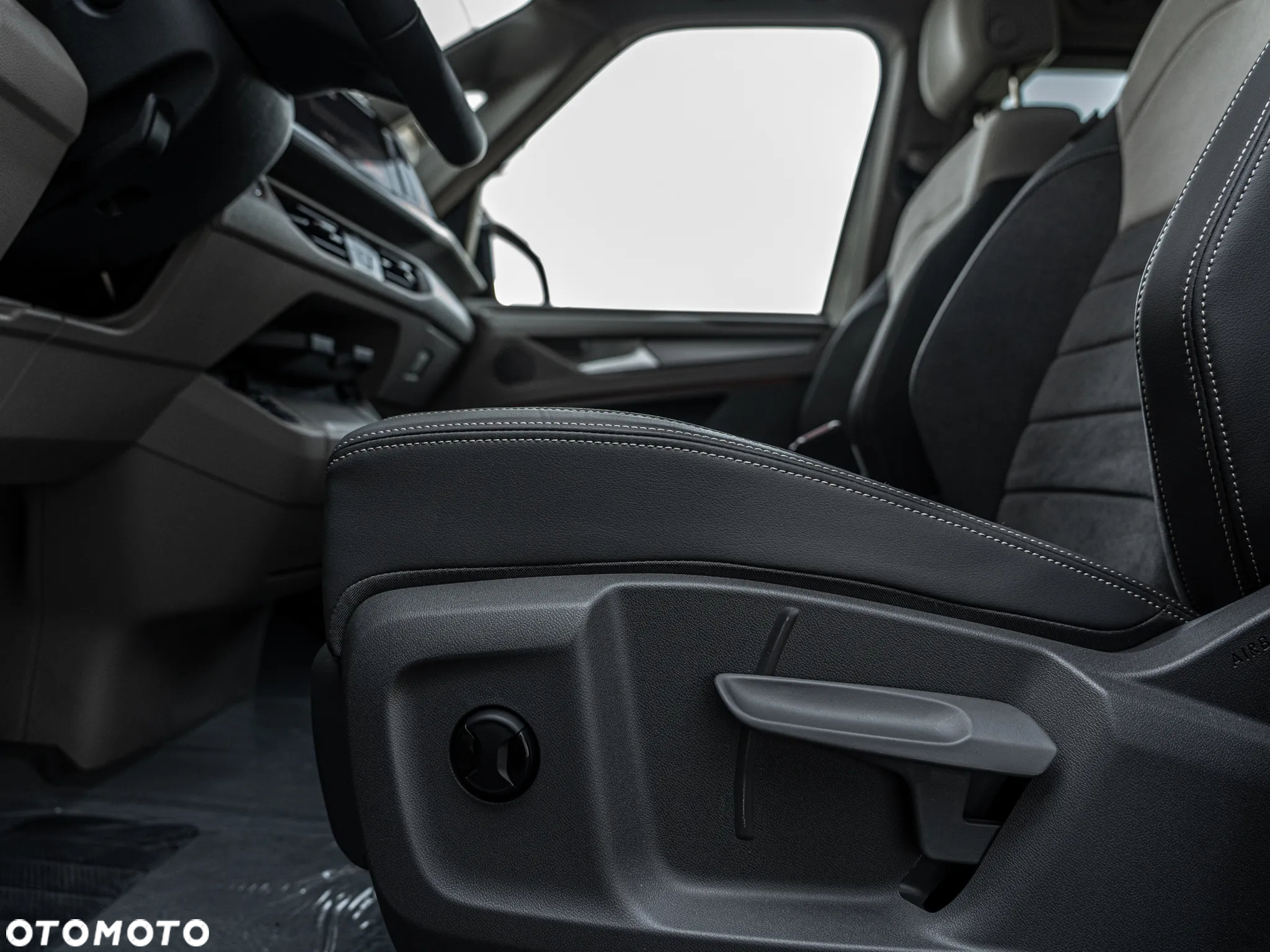 Volkswagen Multivan 2.0 TSI L2 Edition DSG - 18