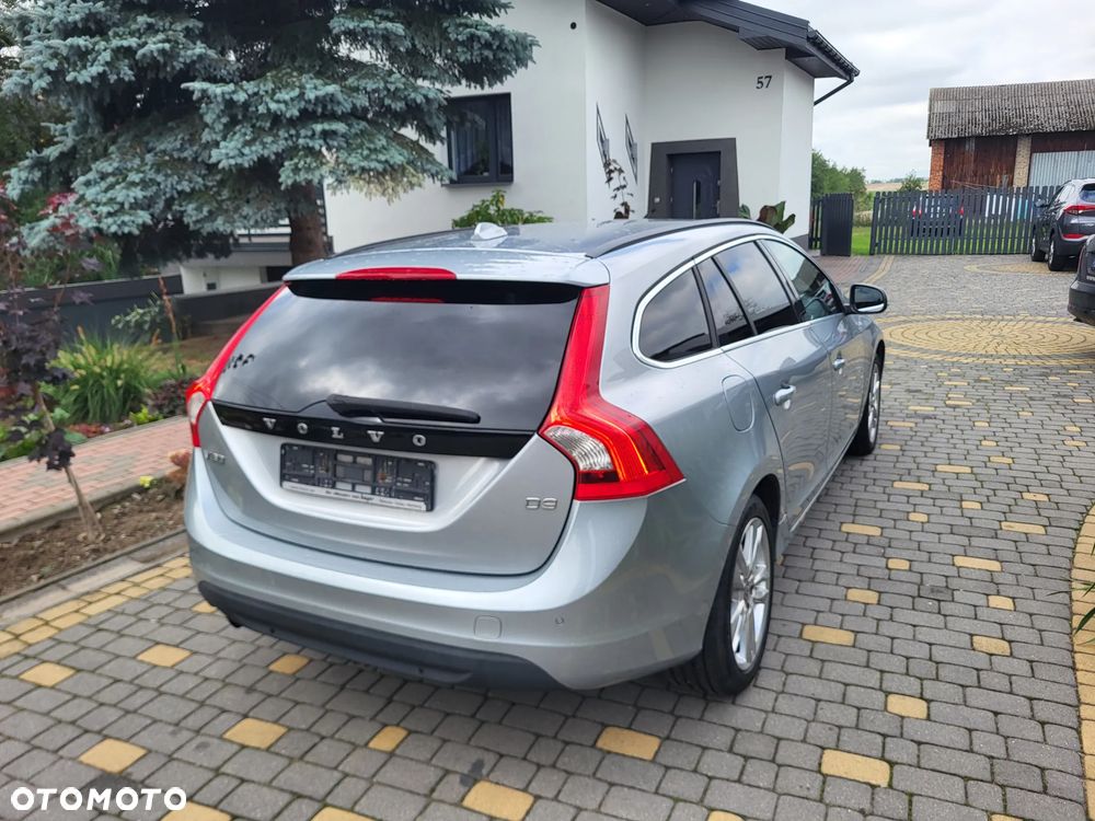Volvo V60 D3 Momentum - 16