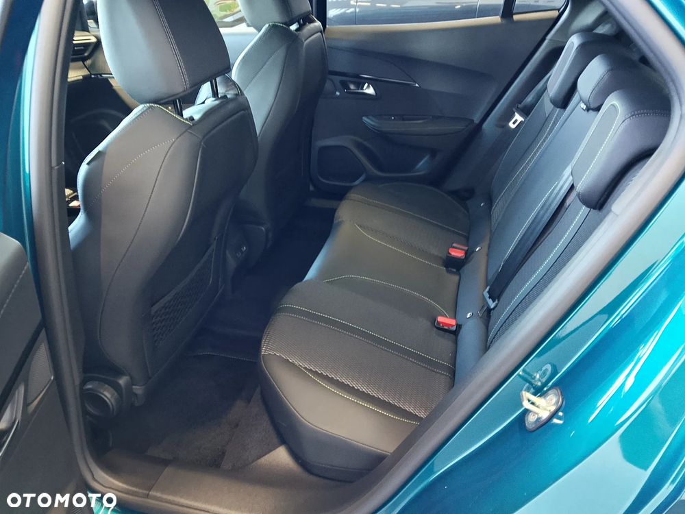 Peugeot 2008 PureTech mHEV GT E-DCS6 - 18