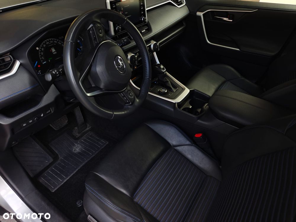 Toyota RAV4 - 10