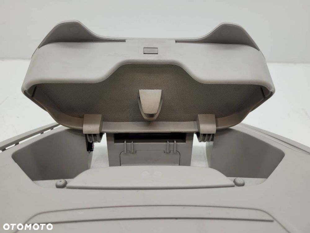 LAMPKA SUFITOWA PODSUFITKI SCHOWEK FORD C-MAX - 12