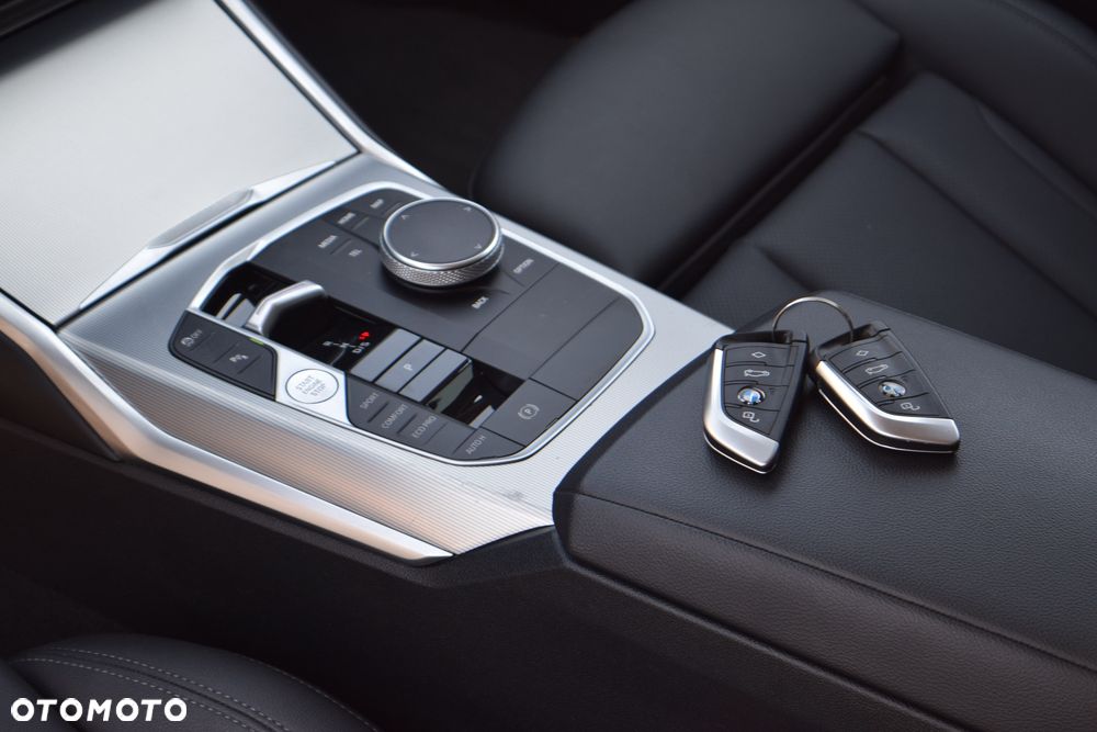 BMW Seria 3 320d xDrive Luxury Line sport - 14