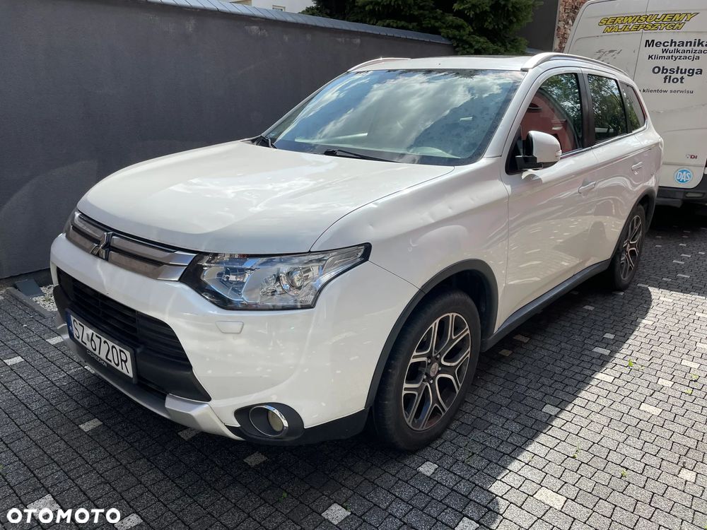 Mitsubishi Outlander 2.0 Intense + Navi 4WD CVT - 2