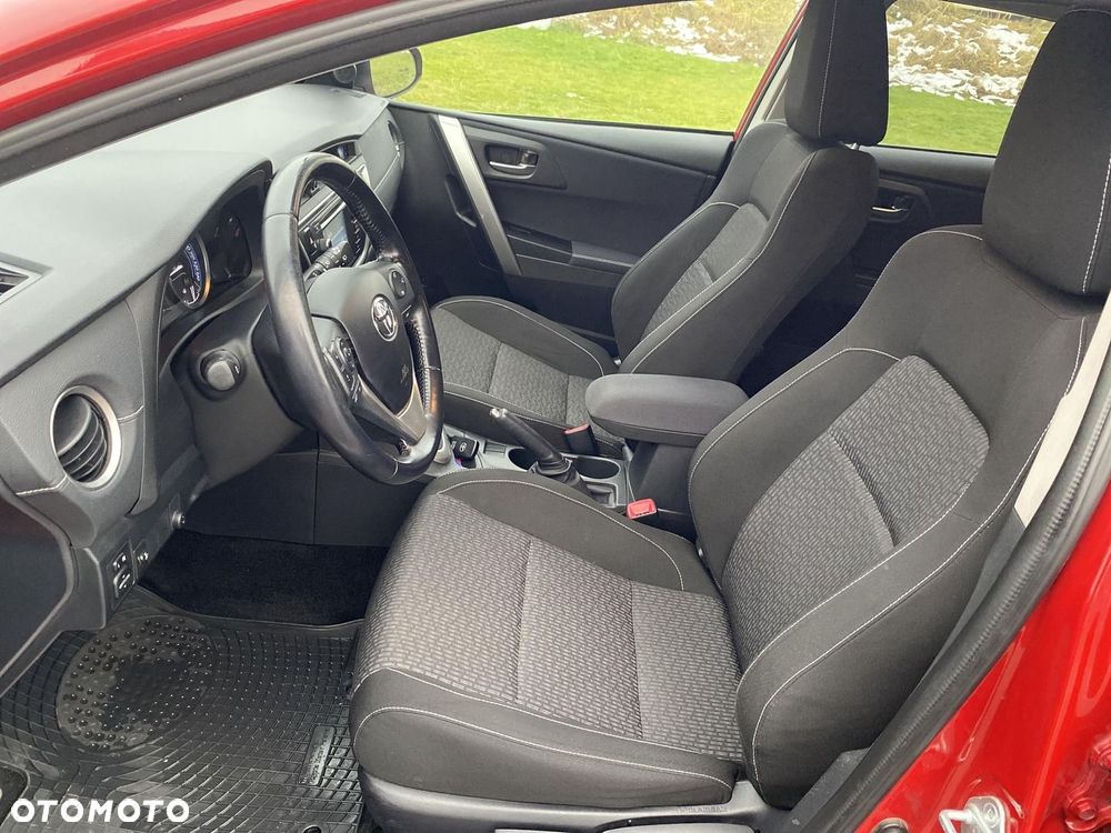 Toyota Auris - 19
