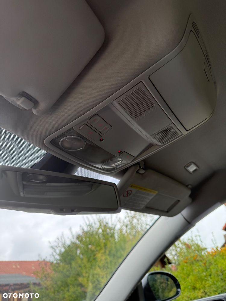 Volkswagen Passat 1.9 TDI Highline - 40
