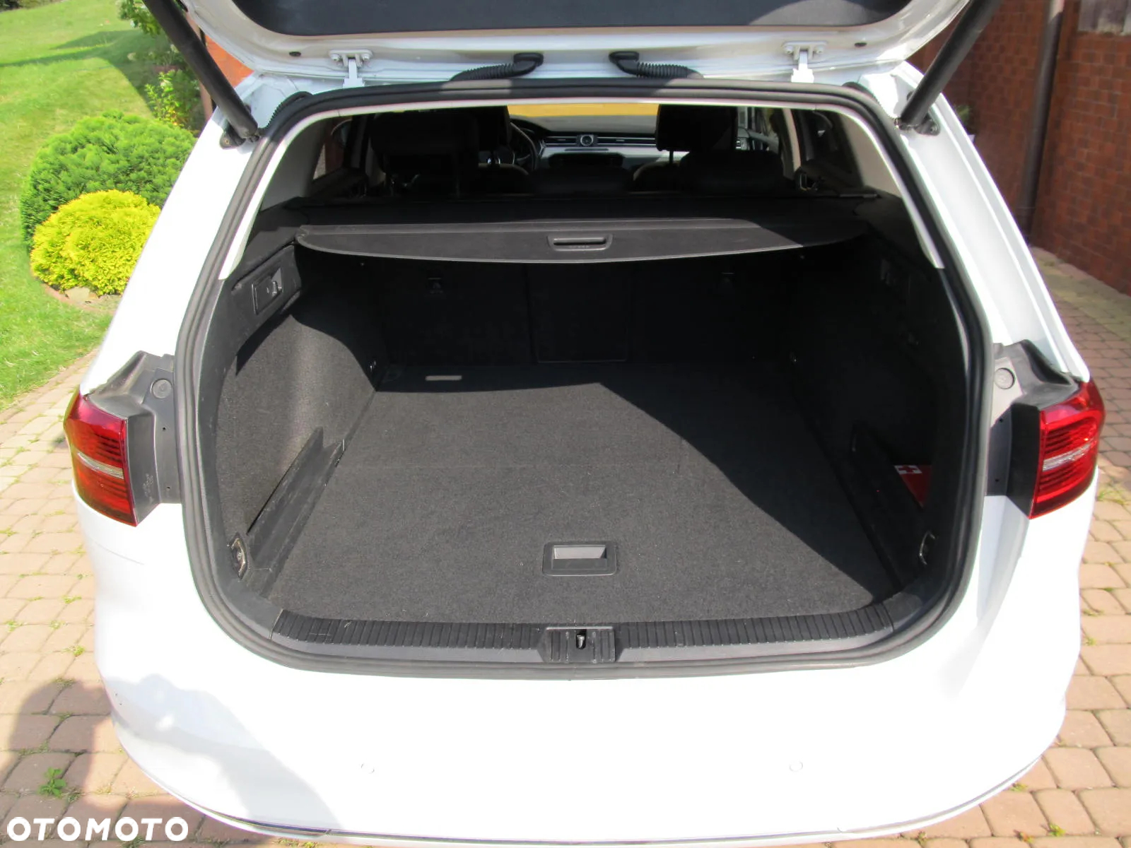Volkswagen Passat Variant 2.0 TDI SCR DSG BlueMotion Highline - 6