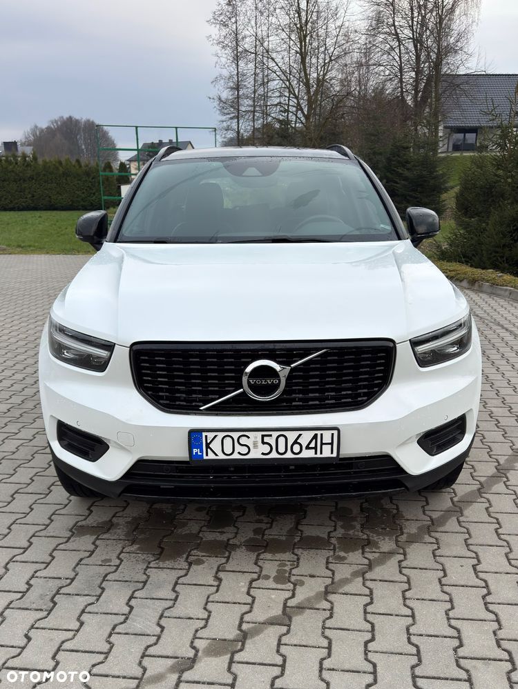Volvo XC 40 T5 Plug-In Hybrid Plus Dark - 1