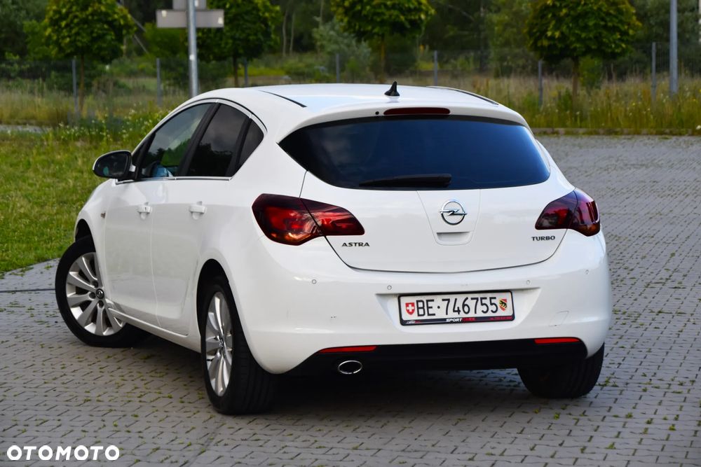 Opel Astra 1.6 Turbo White Edition - 30
