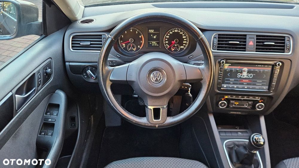 Volkswagen Jetta 1.4 TSI Trendline - 16