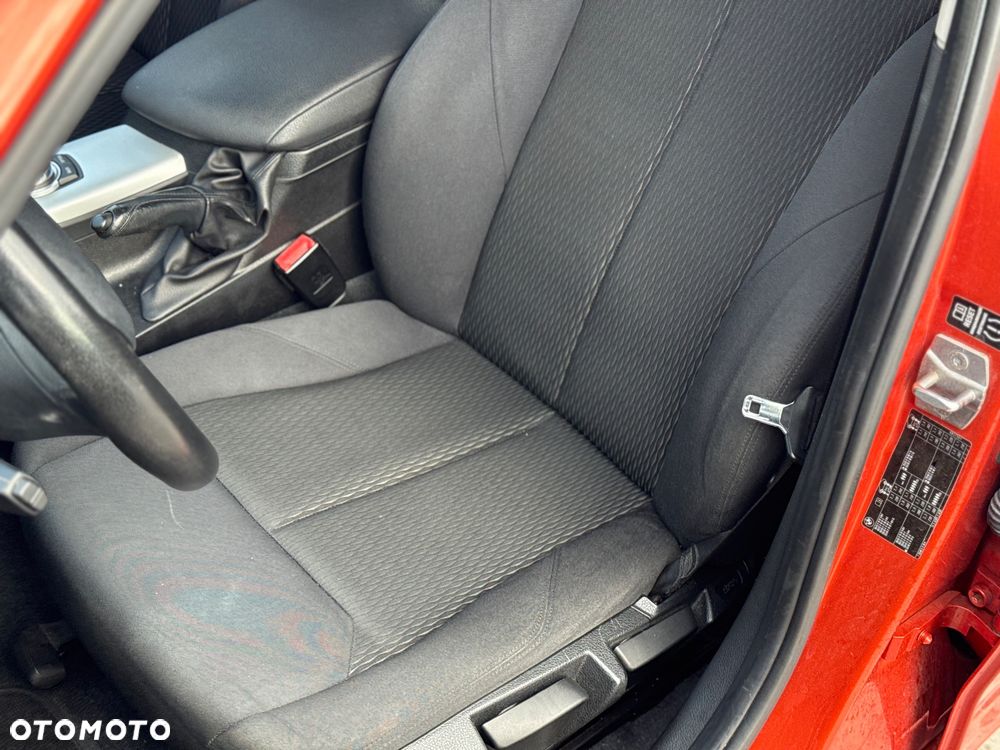 BMW Seria 1 118d - 30