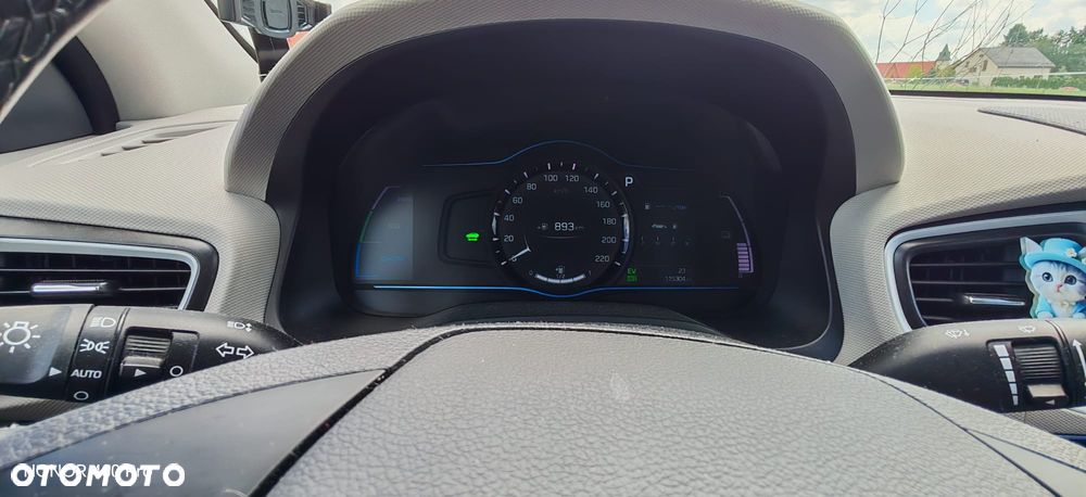 Hyundai IONIQ - 7