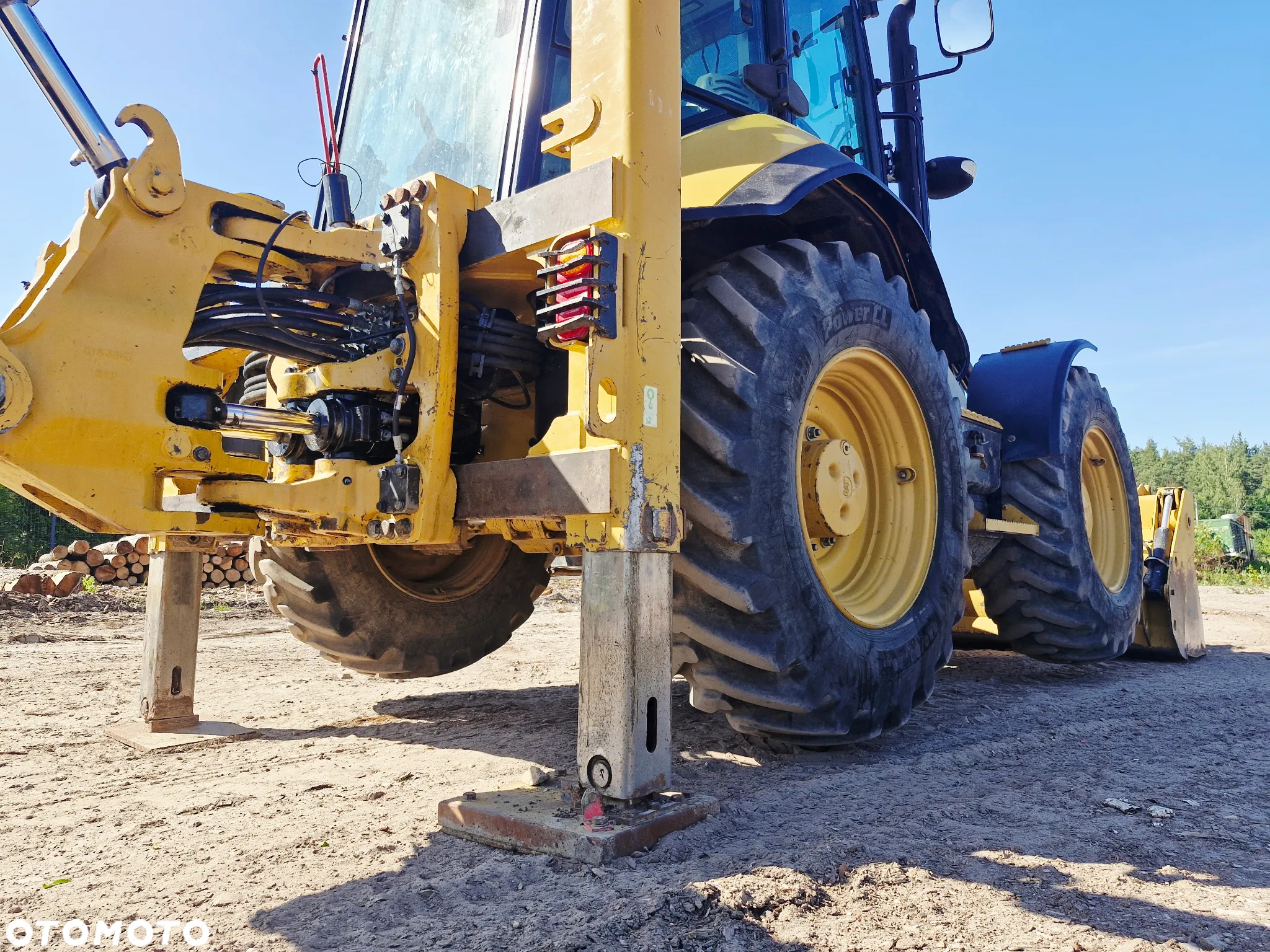 Caterpillar 444F2 - 16