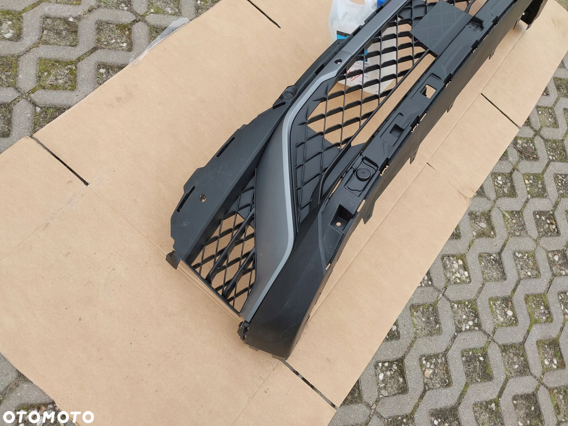 KRATKA ZDERZAK RENAULT CAPTUR II RS LINE NOWA - 2