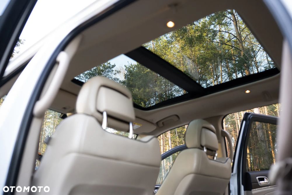 Jeep Grand Cherokee - 34