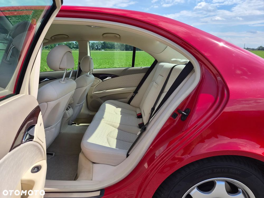 Mercedes-Benz Klasa E 320 Classic - 33