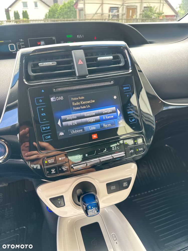 Toyota Prius 1.8 Hybrid Prestige - 12