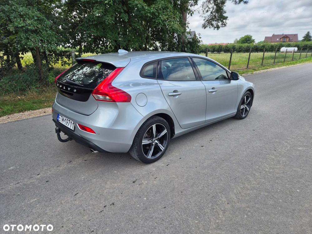 Volvo V40 D3 Momentum - 4