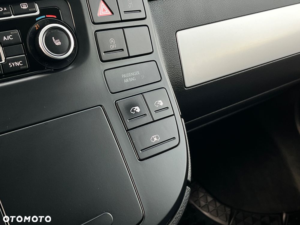 Volkswagen Multivan - 16