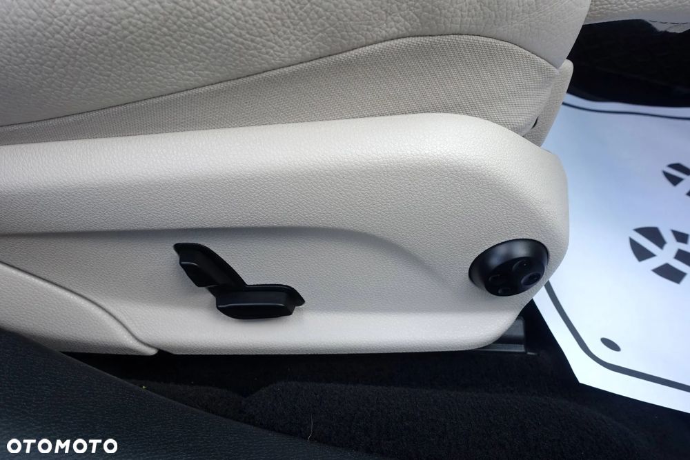 Mercedes-Benz Klasa E - 17