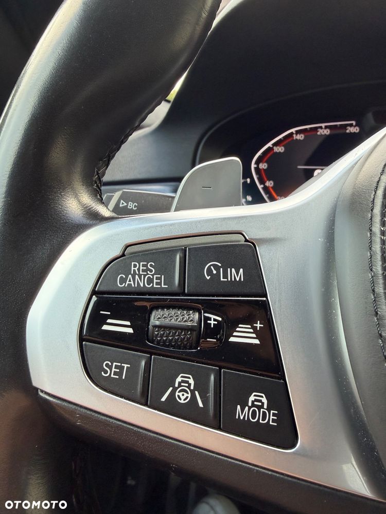 BMW Seria 5 520d M Sport - 28