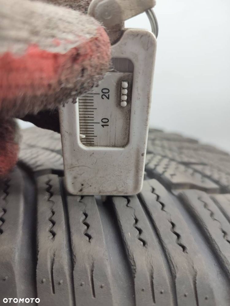 OPONA 17 ZIMA 235/45 - 6