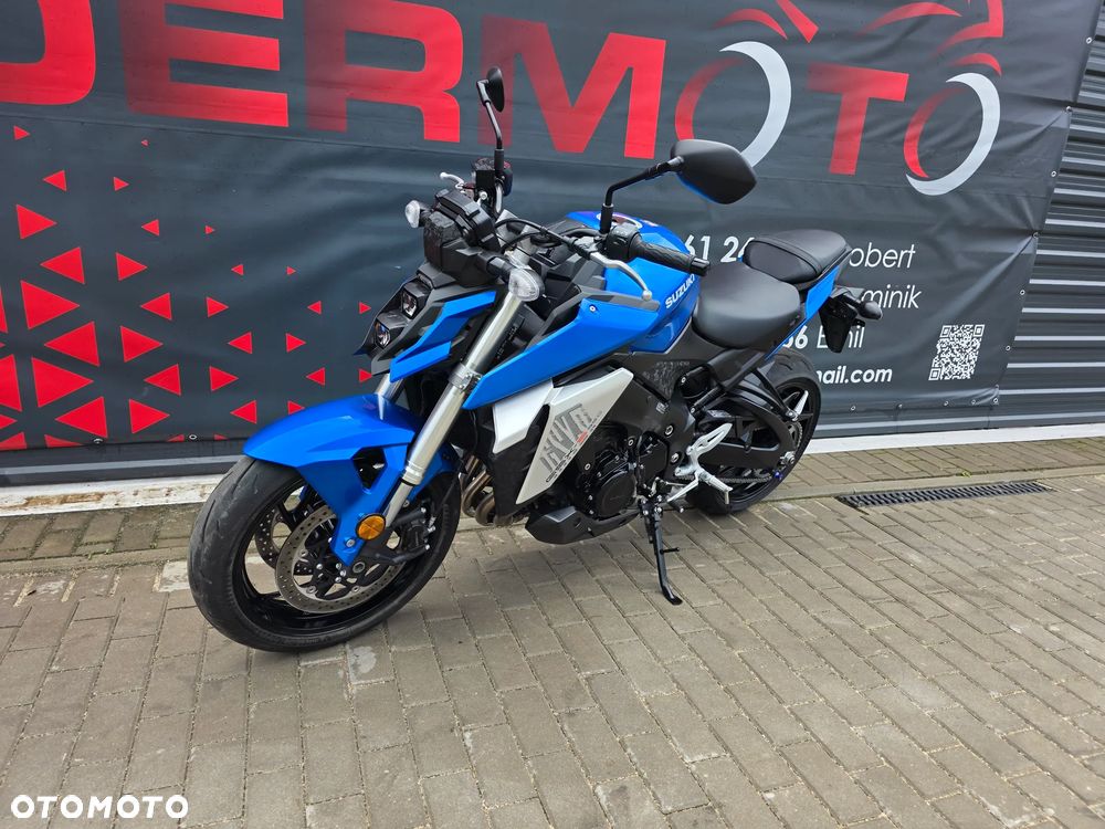 Suzuki GSX - 32