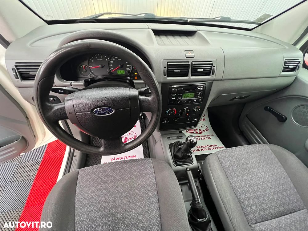 Ford Transit Connect - 9