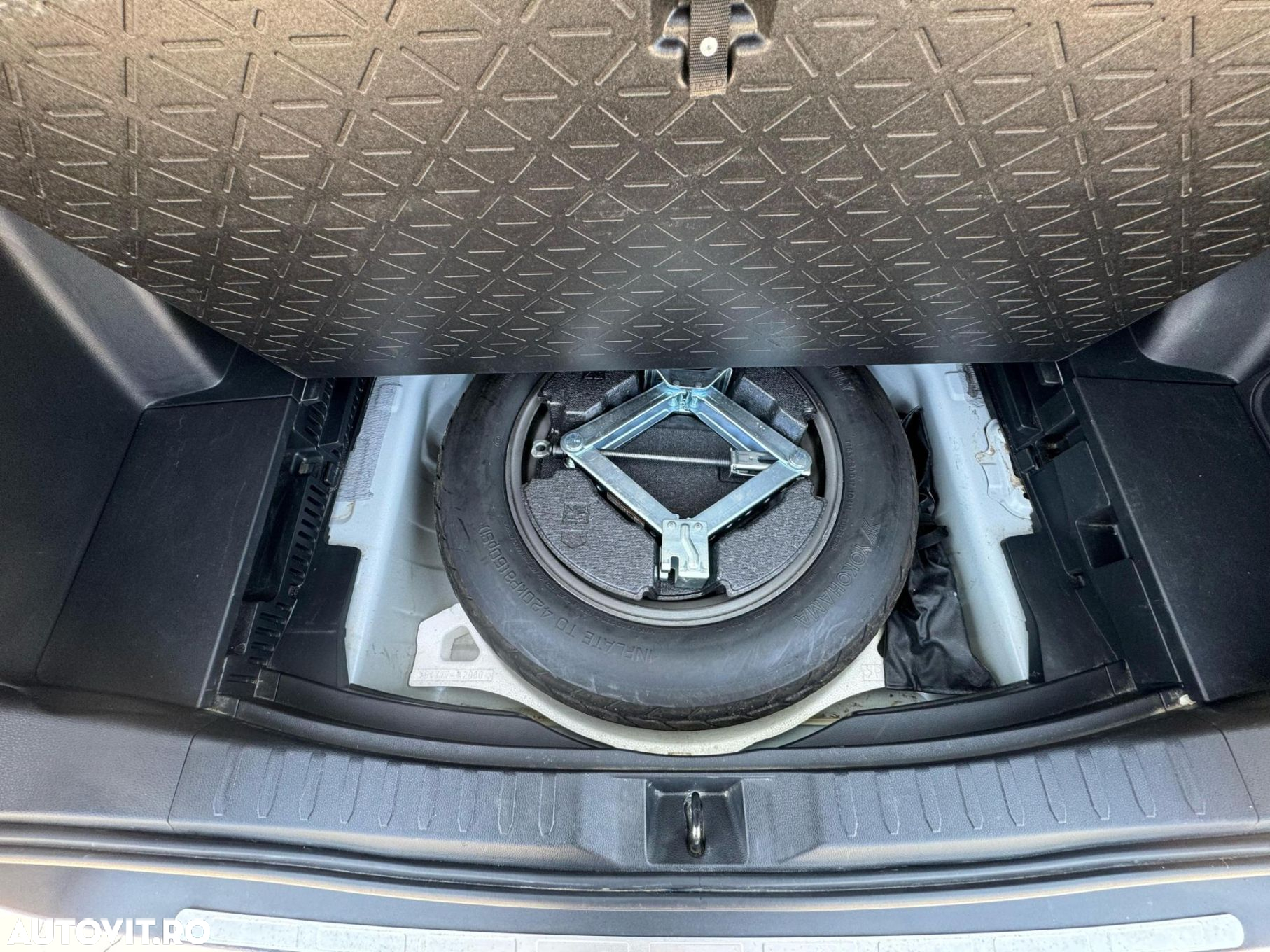 Toyota RAV4 2.5 Hybrid VVT-iE 4x2 Dynamic - 36