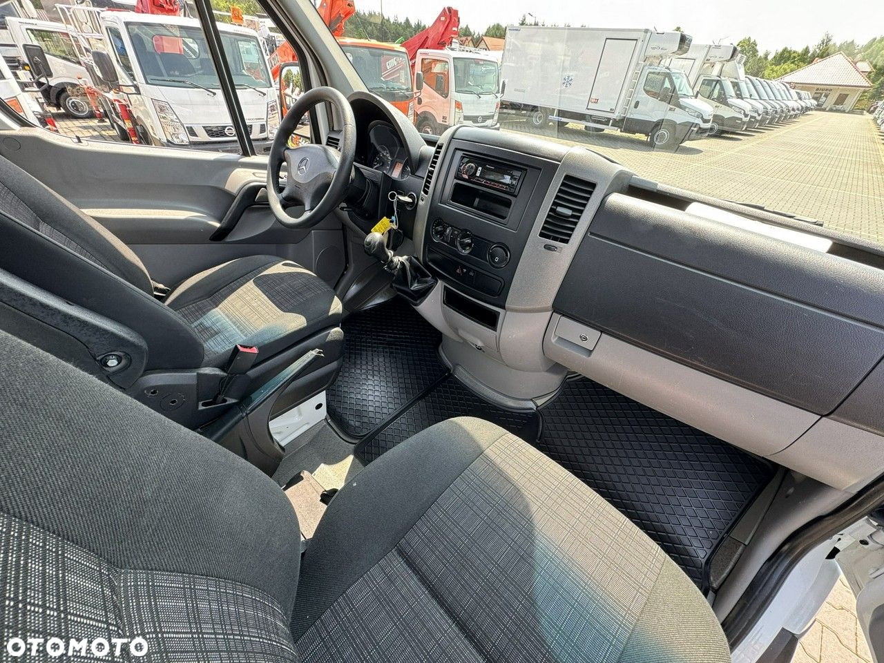 Mercedes-Benz Sprinter - 29