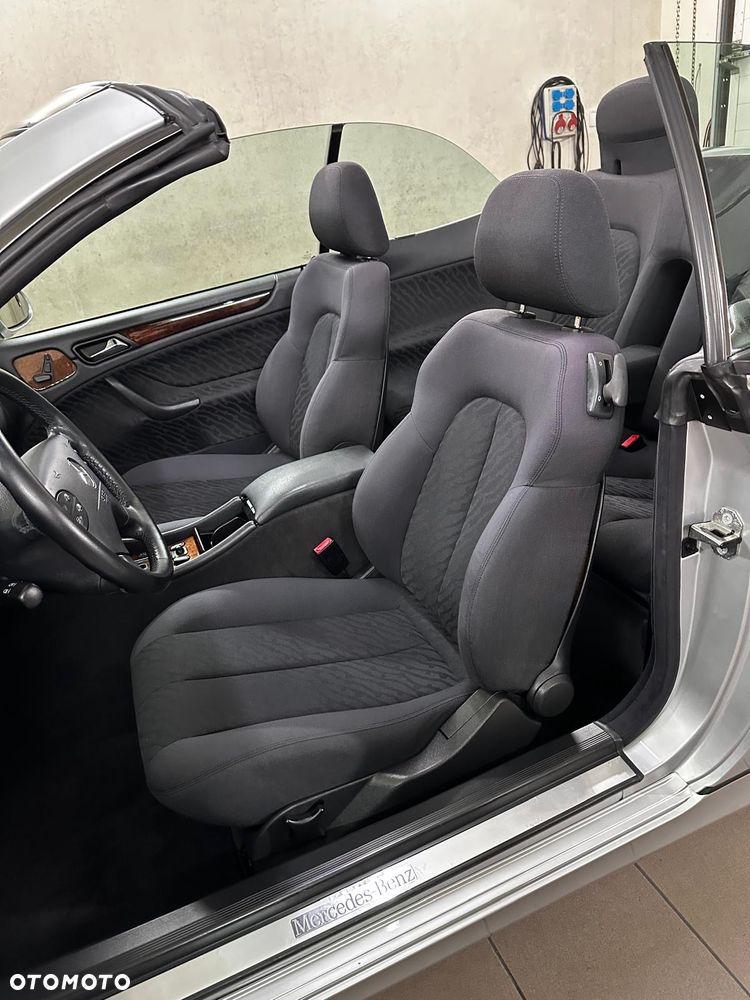 Mercedes-Benz CLK - 33