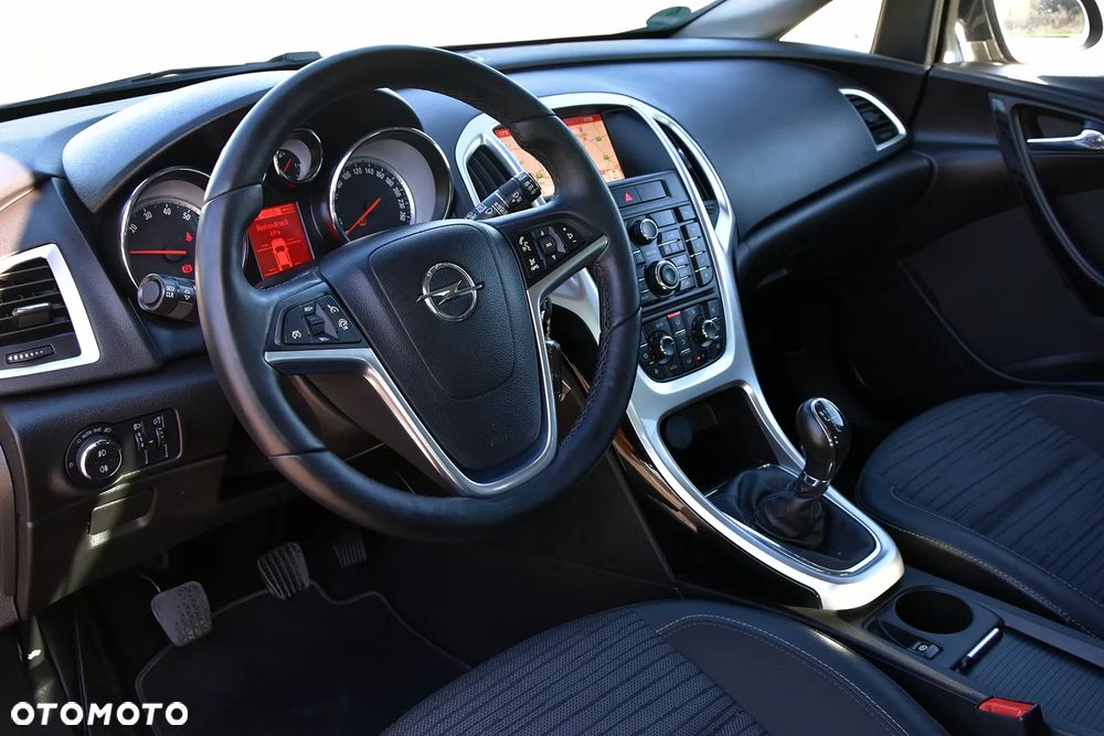 Opel Astra 1.4 T Cosmo EU6 - 19