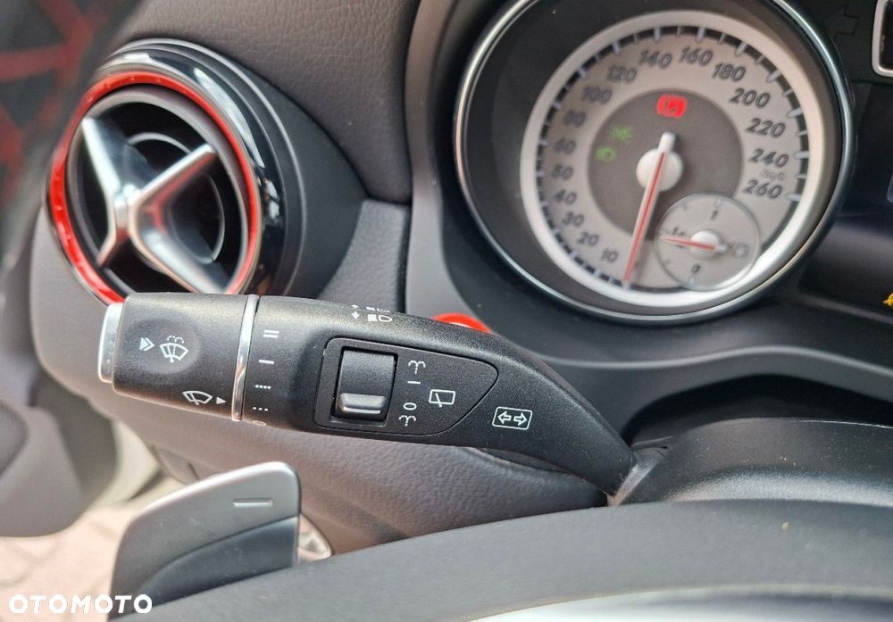 Mercedes-Benz CLA - 39