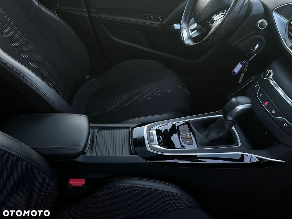 Peugeot 308 1.2 PureTech GPF GT Pack S&S EAT8 - 21