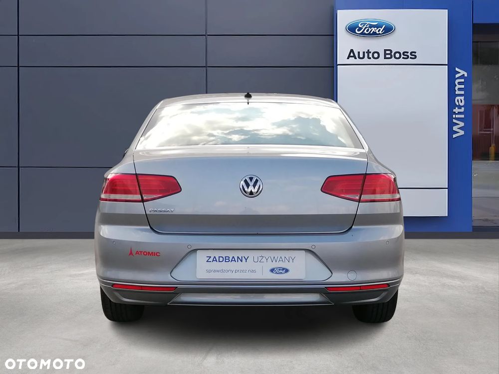 Volkswagen Passat 2.0 TDI SCR Comfortline - 4