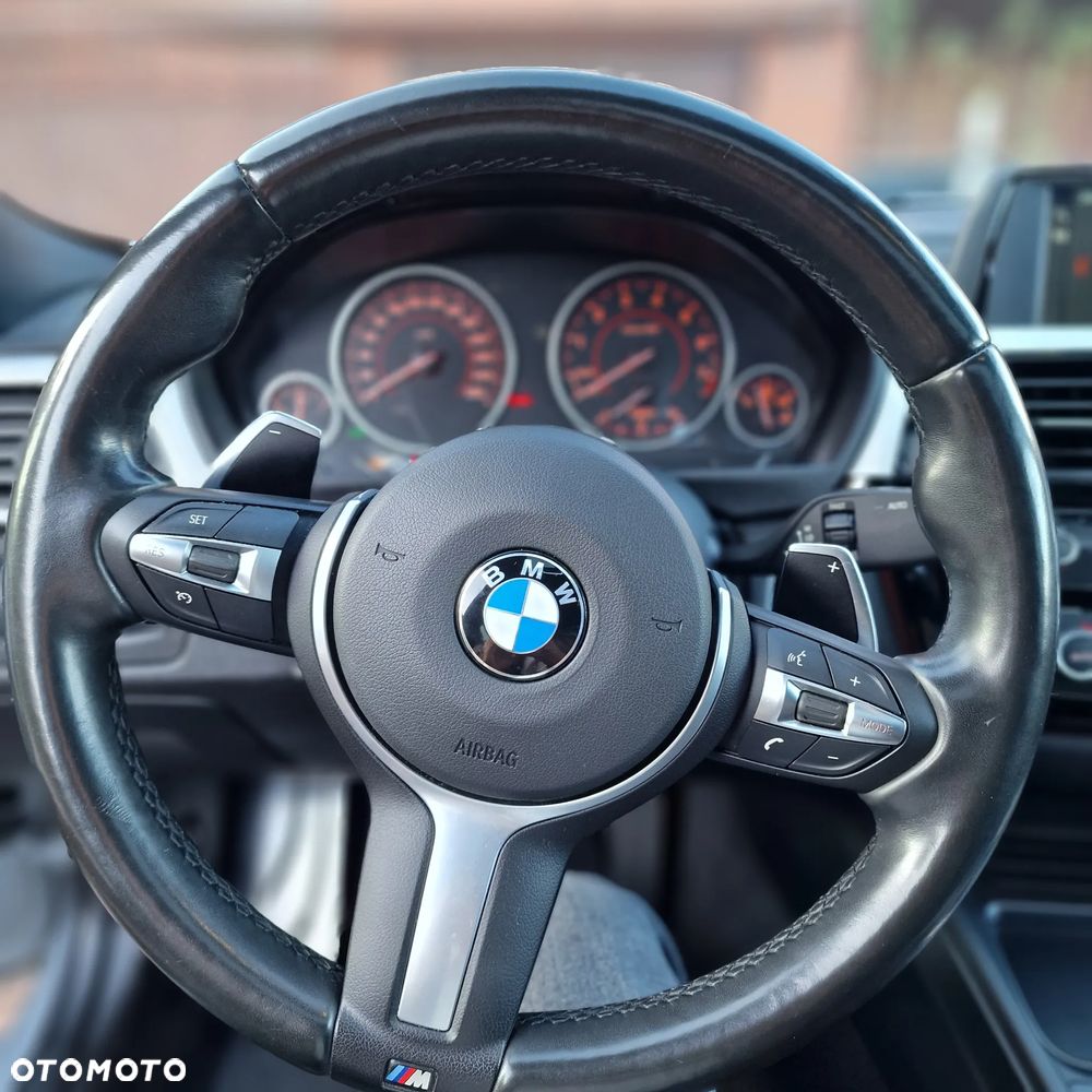 BMW Seria 3 330i xDrive M Sport - 19