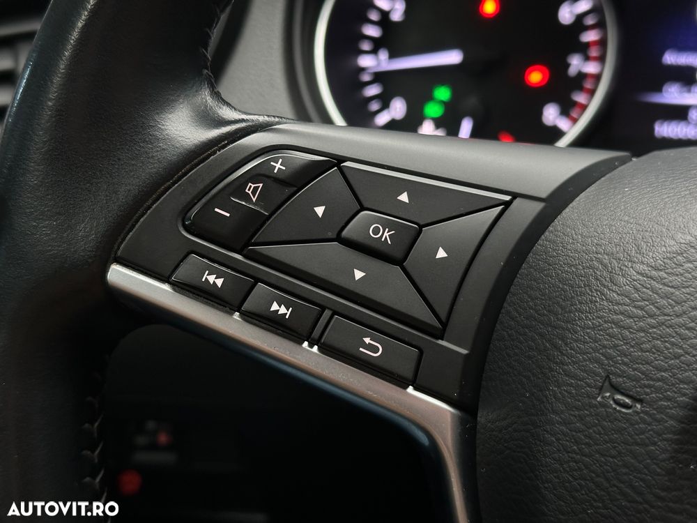 Nissan Qashqai 1.3 DIG-T N-CONNECTA - 33