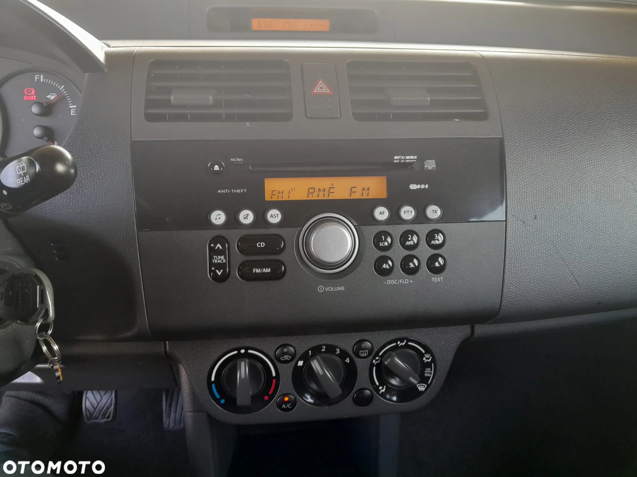 Suzuki Swift 1.3 Club dance - 15