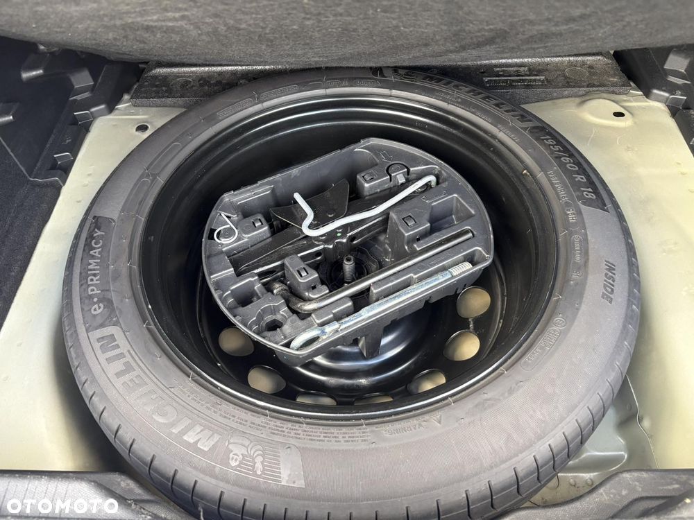 Citroën C4 BlueHDi 130 Stop&Start EAT8 FEEL PACK - 17