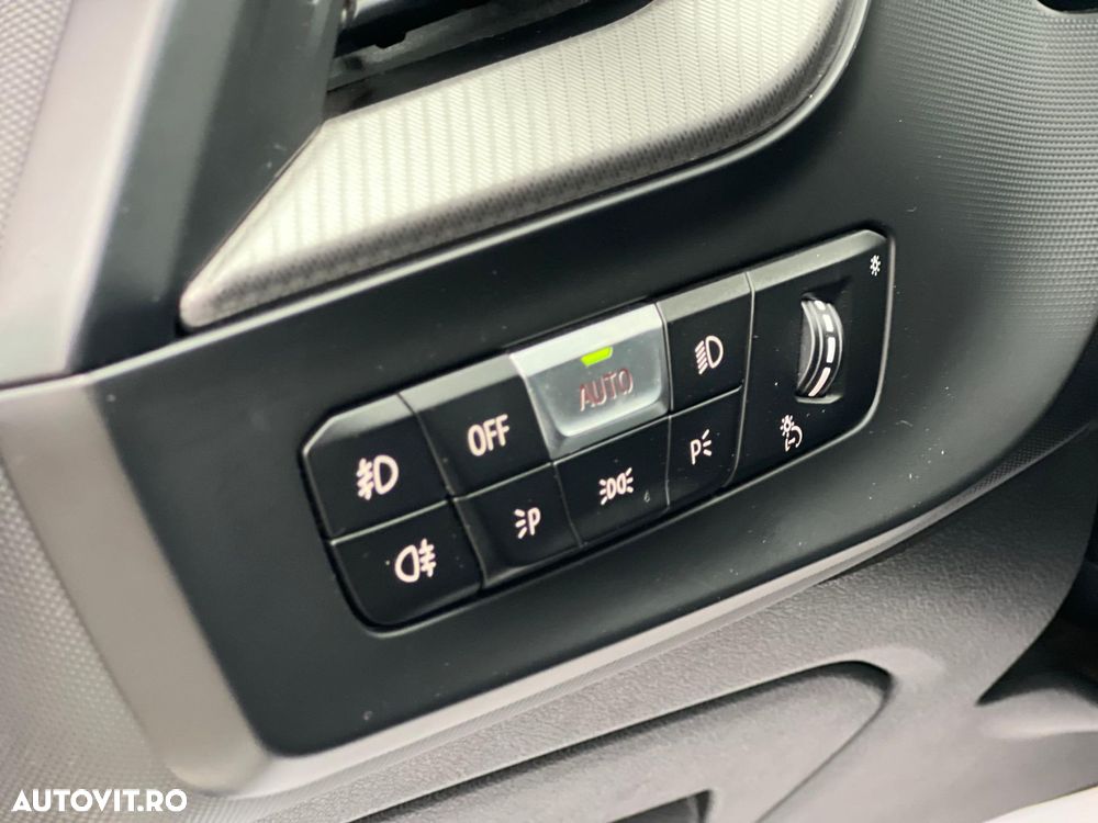 BMW Seria 2 218i AT - 11