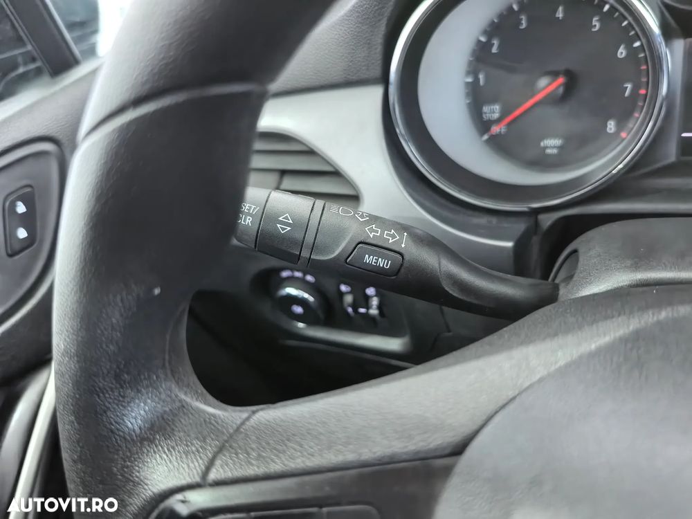 Opel Astra 1.2L Turbo Start/Stop Edition - 19