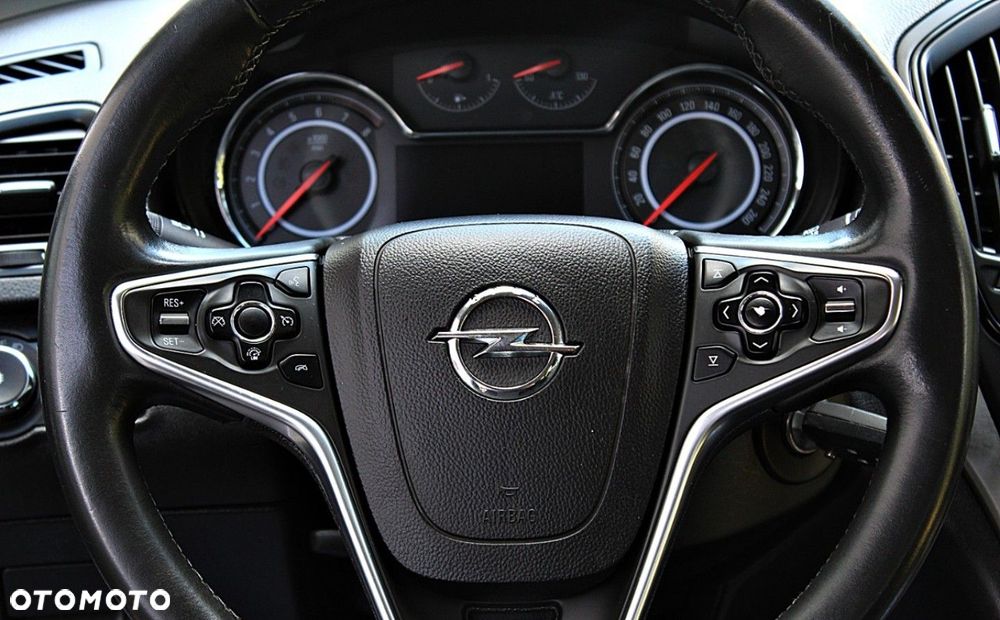 Opel Insignia - 21