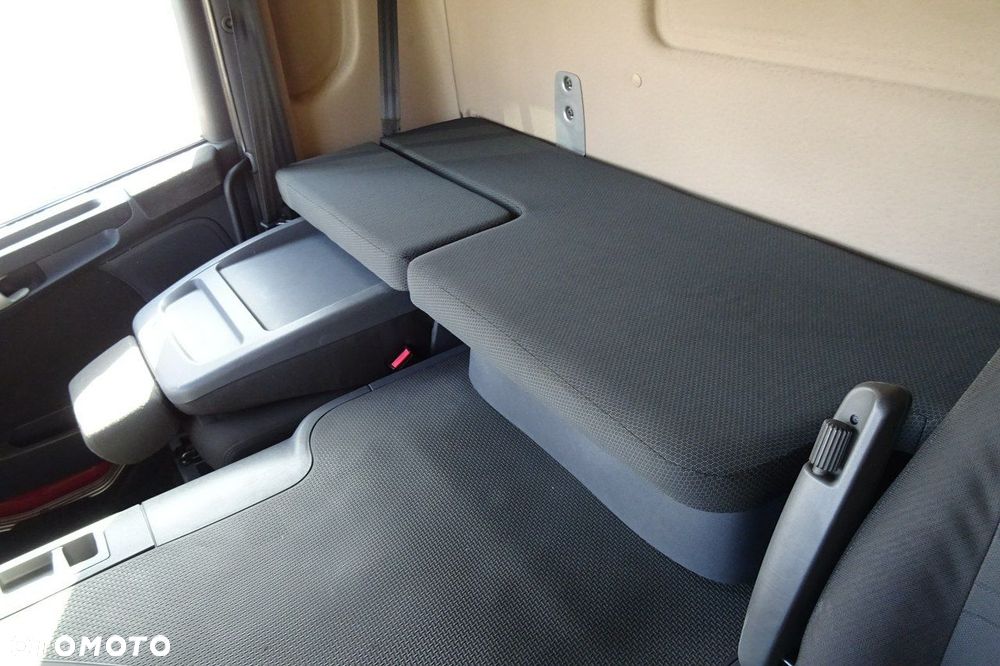 Scania P250 Euro 6 sypialna firanka wys.2.60 winda poduszki sprowadzony - 14