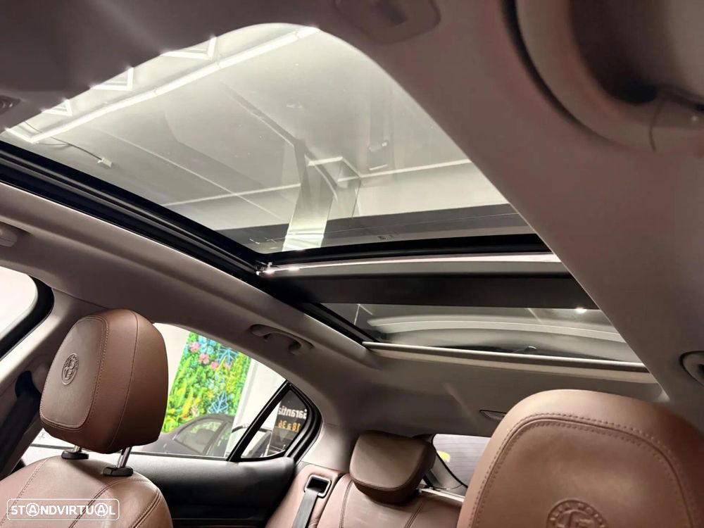 Alfa Romeo Stelvio - 38