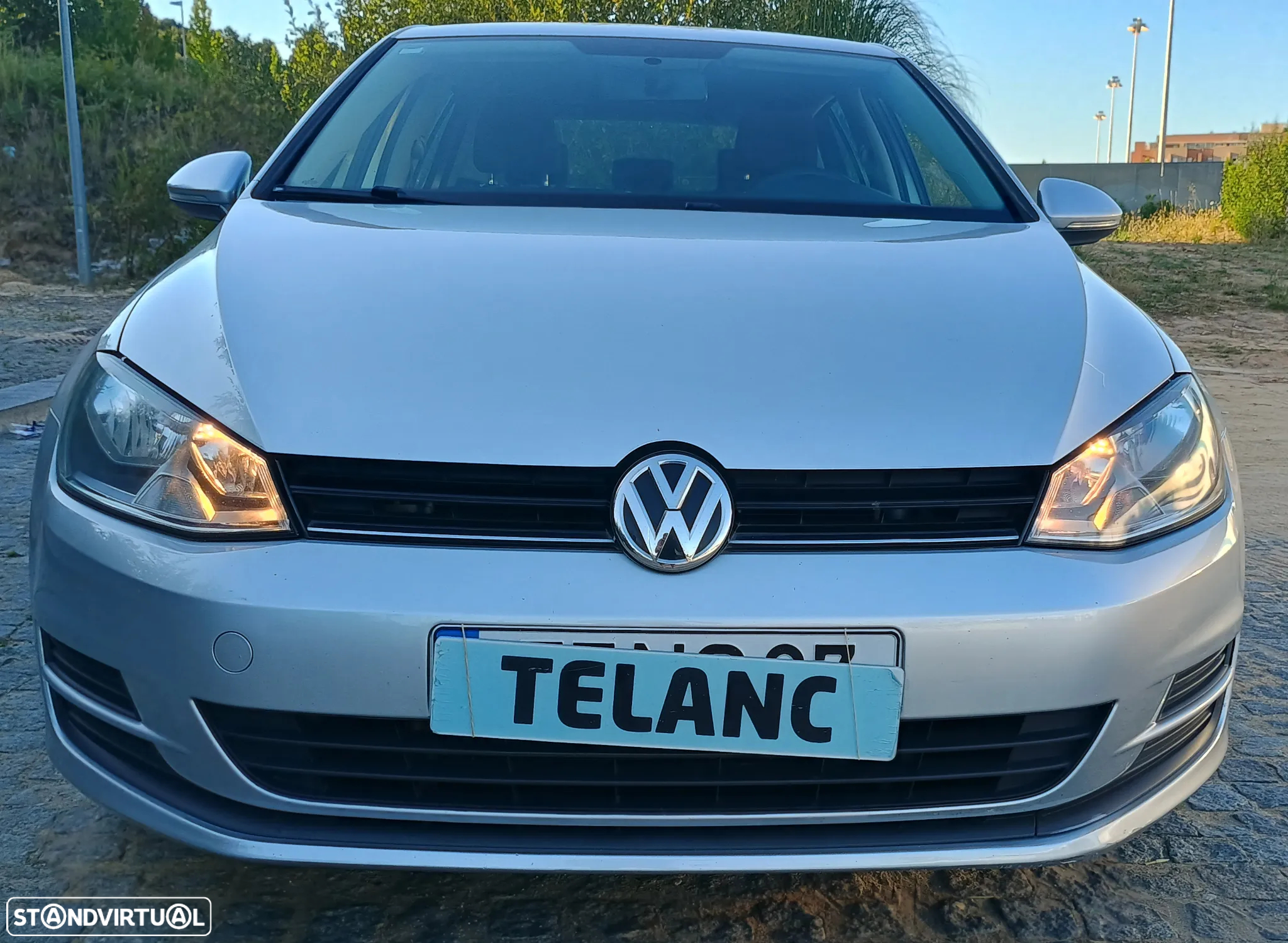 VW Golf 1.6 TDi Trendline BlueMotion - 2