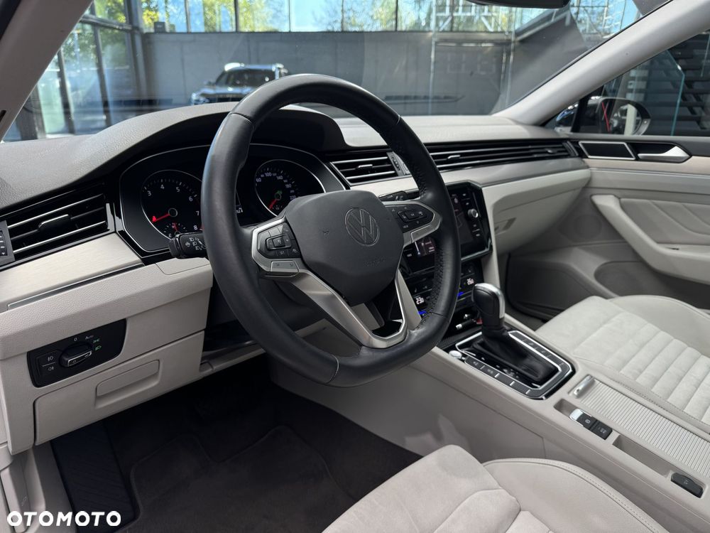 Volkswagen Passat 2.0 TSI Elegance DSG - 10